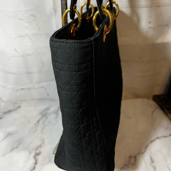 GUC Dior Black Cannage Medium Handbag - Picture 3 of 9